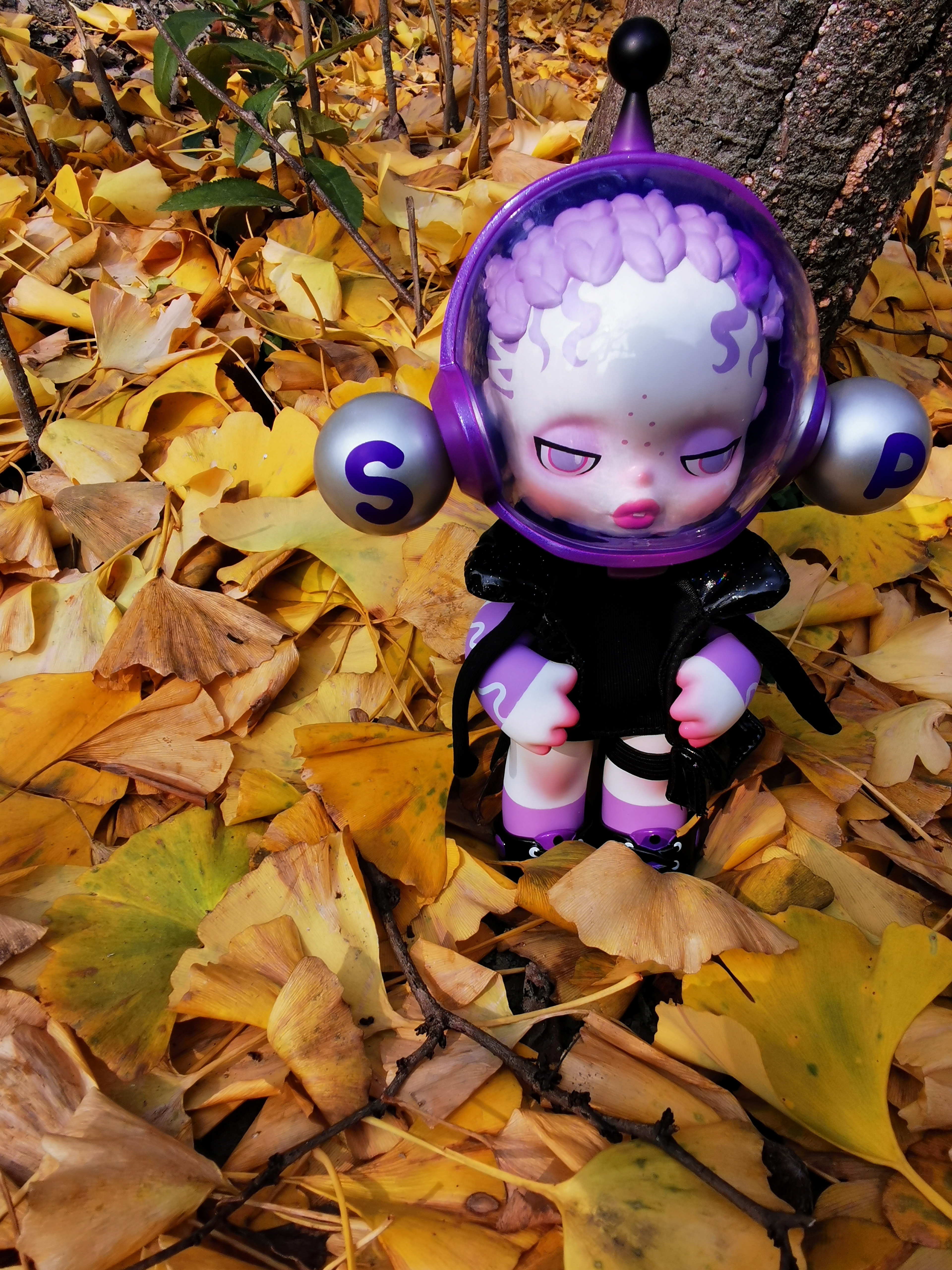 SKULLPANDA OOTD Glaring Figurine - Figurine - POP MART (United States)