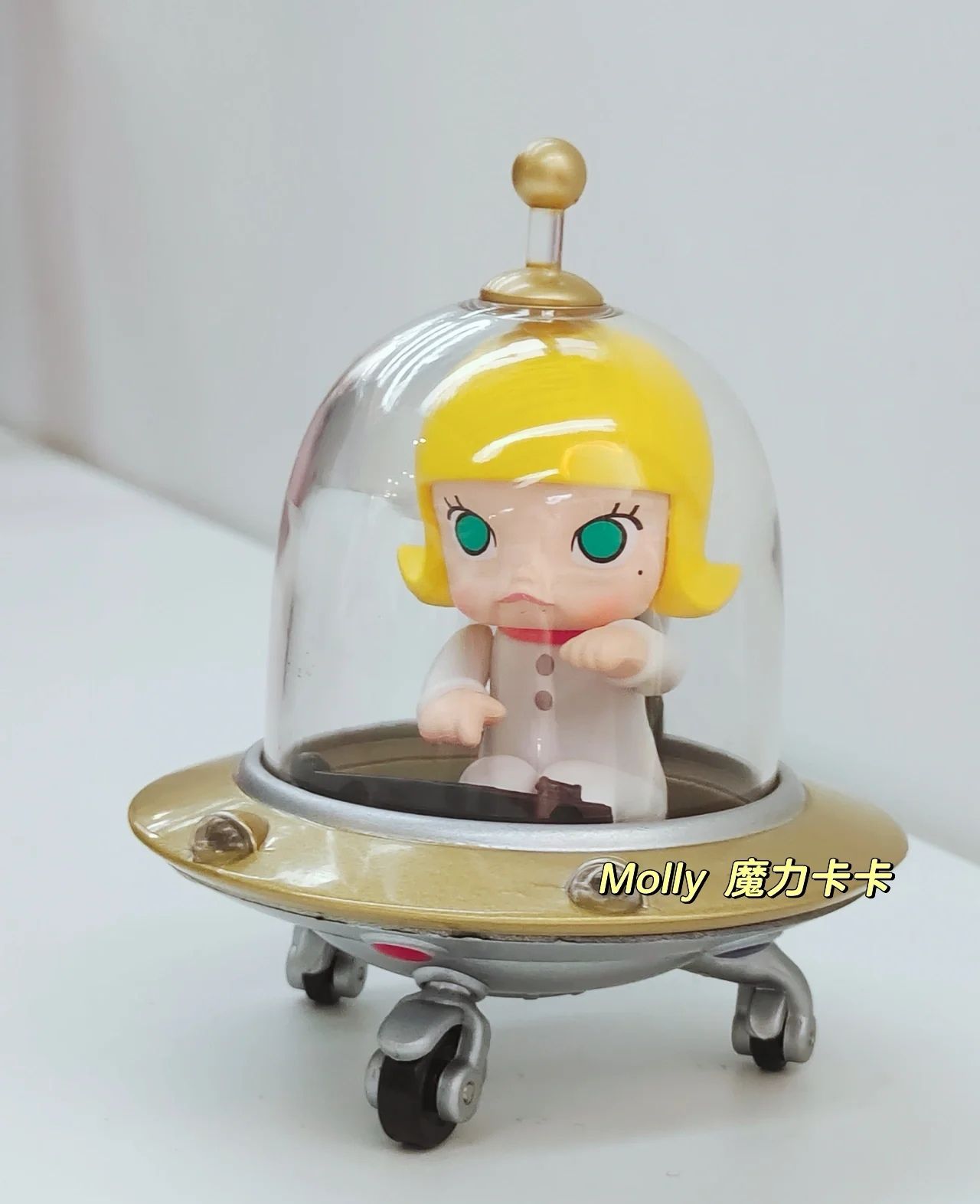 超レア！POPMART Molly Magic Car シリーズ車カーカー POP MART x MOLLY Car Car Series Molly Van Mini Figure | eBay